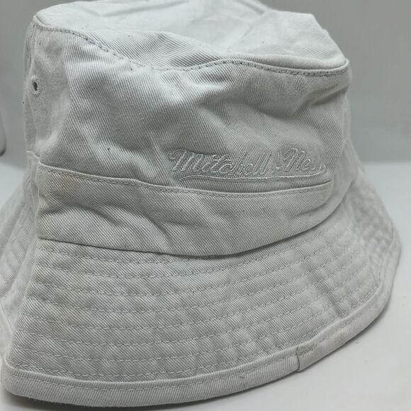 Mitchell & Ness Los Angeles Lakers White Bucket Hat Summer Size Small - Picture 3 of 5